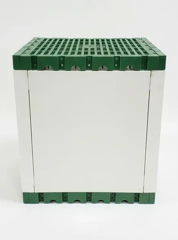 MECube無限方塊 單層組合櫃正面示意圖：白色面板搭配綠色邊框的模組化組裝櫃外觀 縮圖